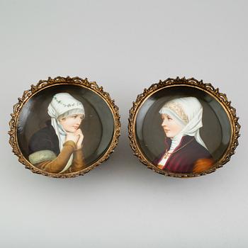 FAT, 1 par, porslin, sannolikt Ryssland, 1800-/1900-tal.
