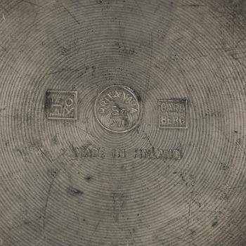 Bertel Gardberg, a lidded pewter jar, model 103, Hopeatehdas Oy, Helsinki.