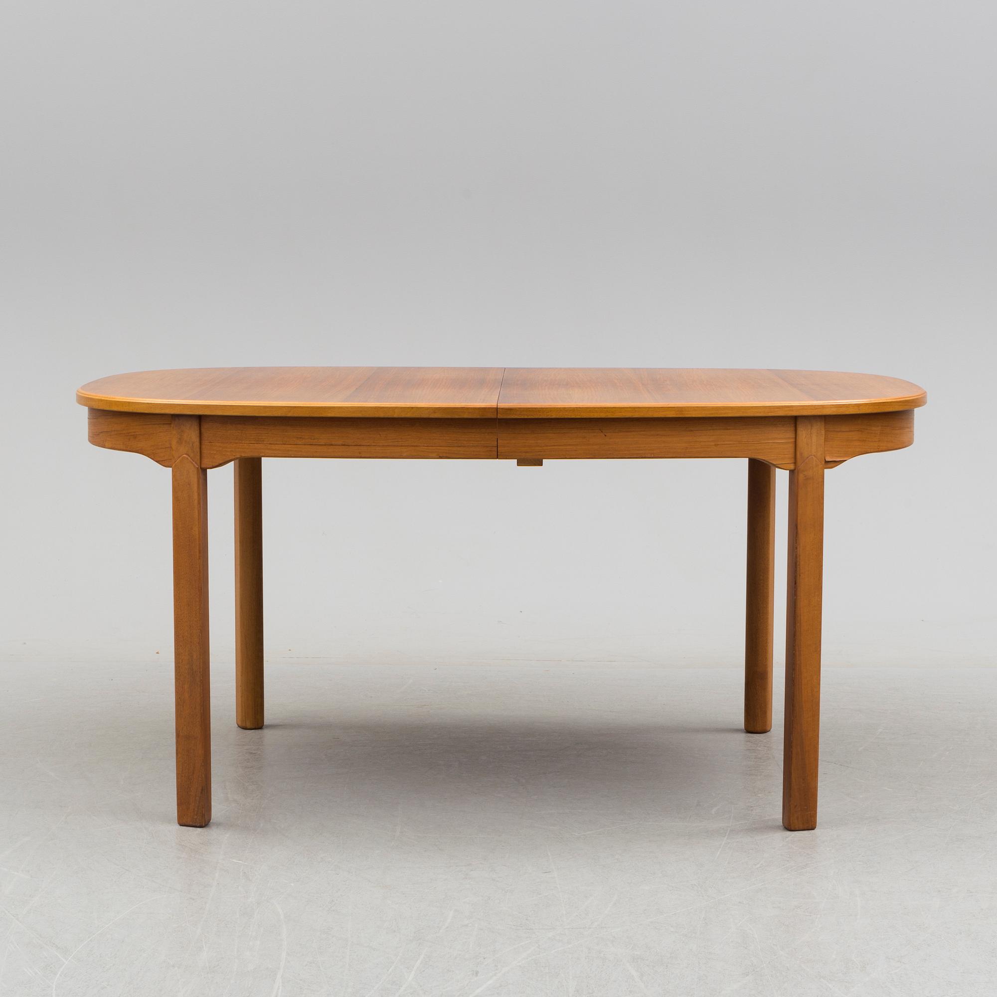 CARL MALMSTEN, matbord, tre iläggsskivor, "Ambassadör", för Åfors Möbelfabrik, 1900-talets andra hälft.