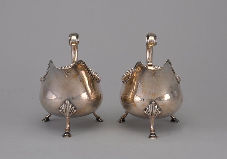 A PAIR OF SAUCE BOATS, sterling silver London 1772. Weight 384 g.