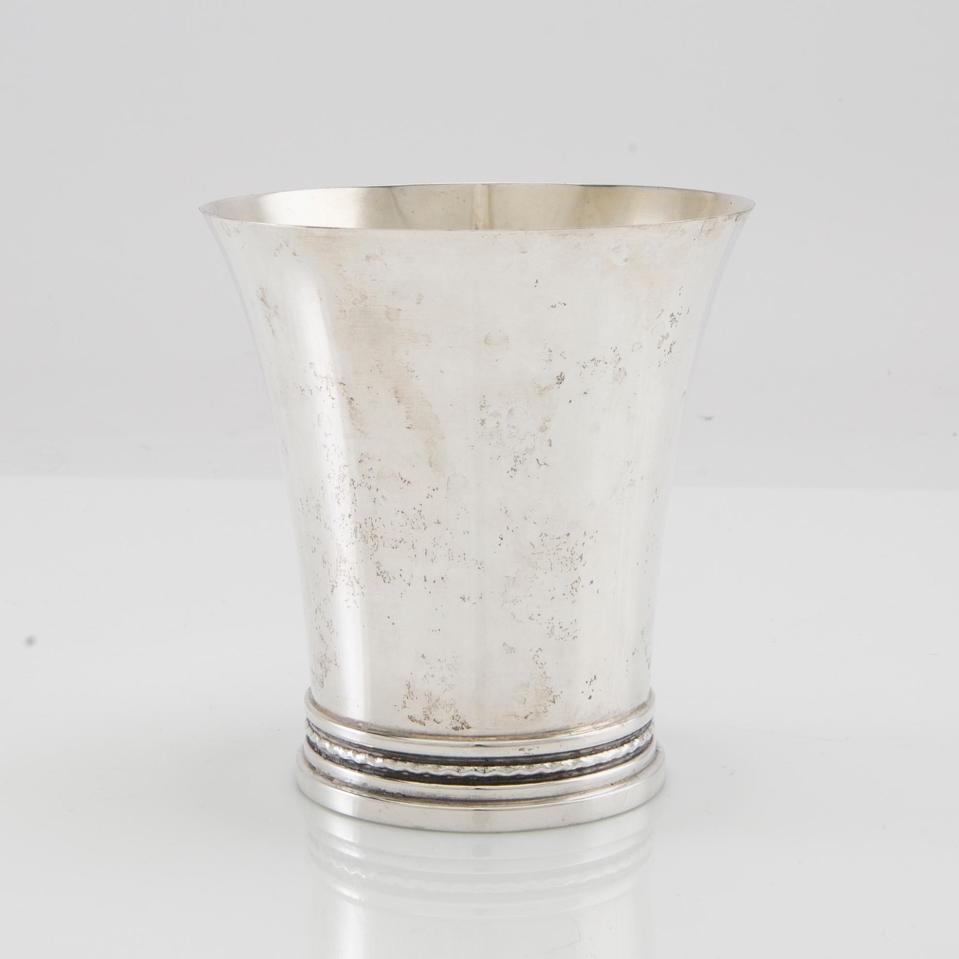 Eric Löfman, vase silver MGAB Uppsala 1977.