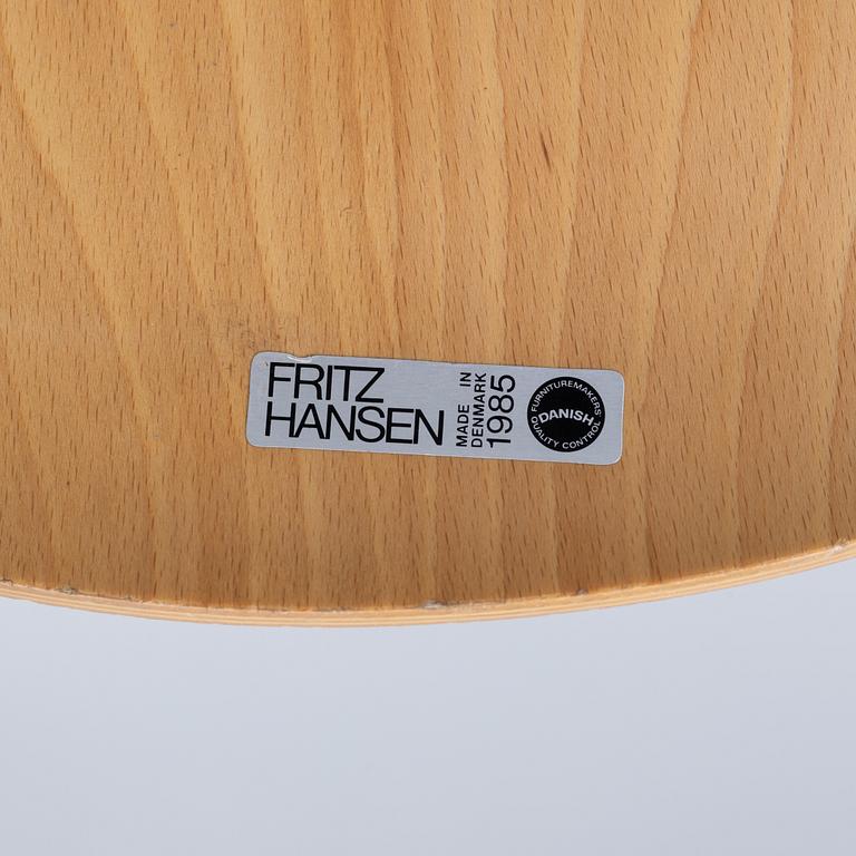 Arne Jacobsen, Chairs, a pair, "Ant", Fritz Hansen, Denmark, 1985.