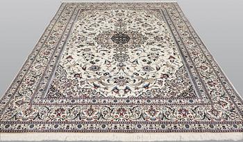 A part silk Nain carpet, so-called 6LAA, approx. 324 x 218 cm.