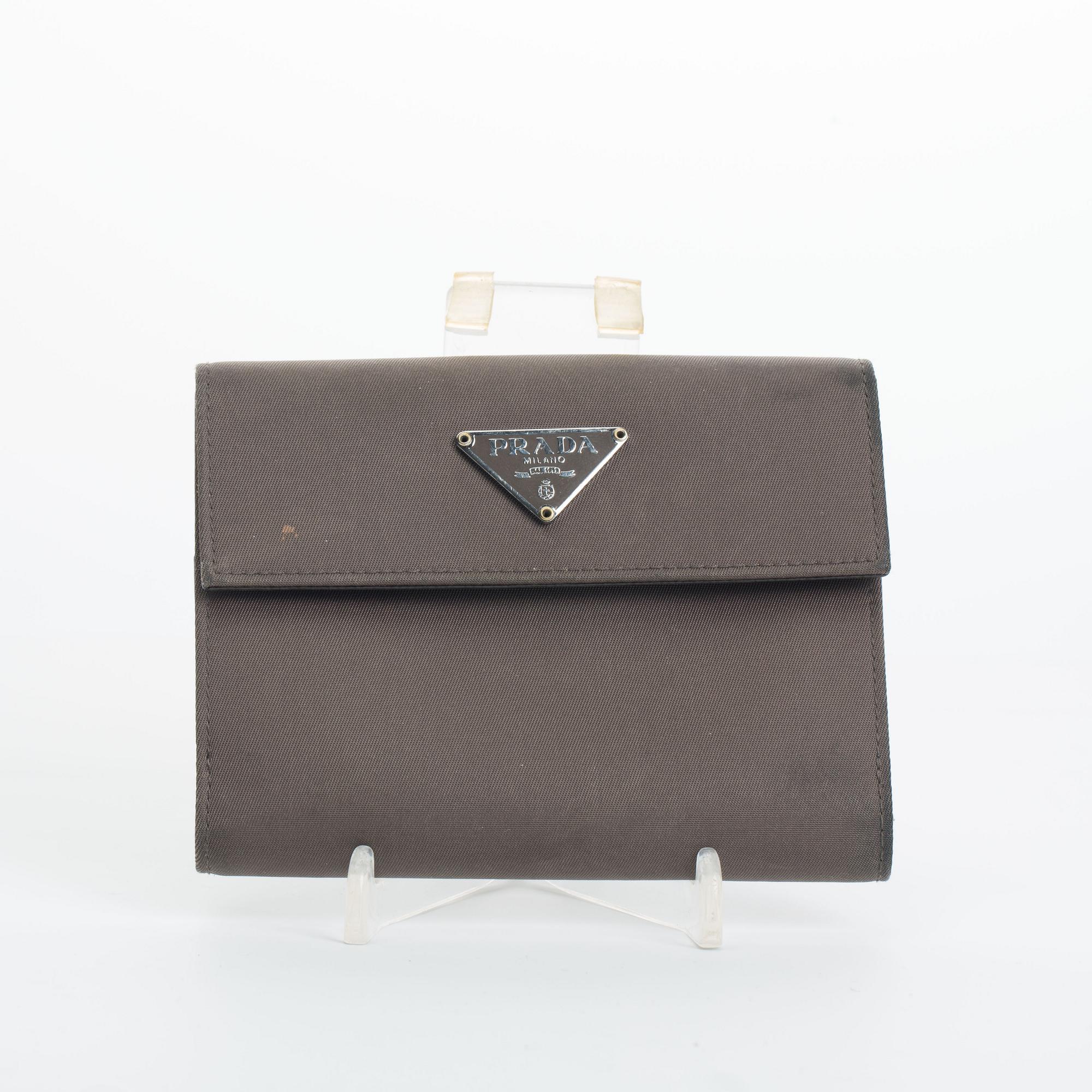 PLÅNBOK, Prada.