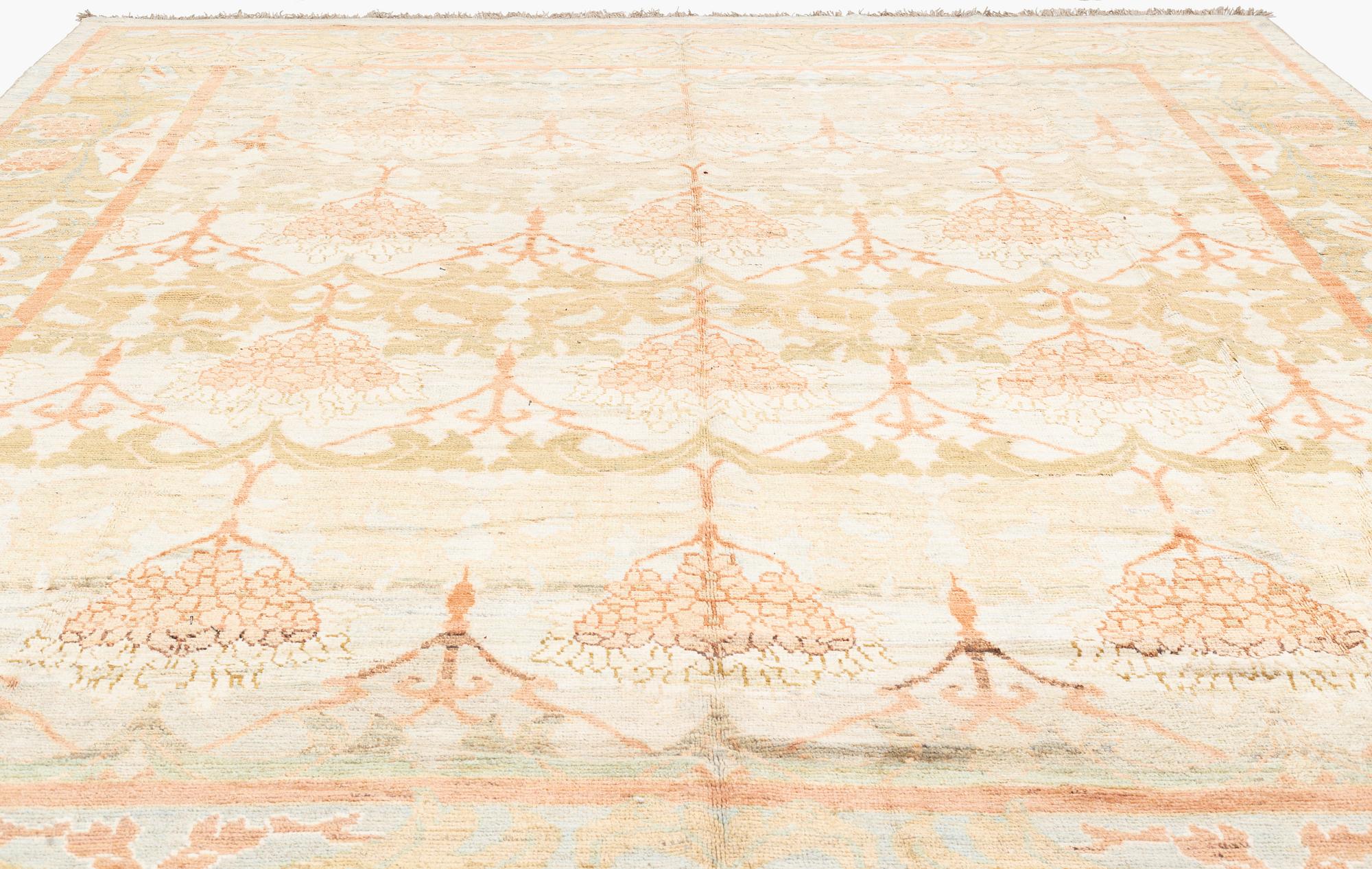 Matta, Sultanabad/Ushak design, ca 527 x 391 cm.