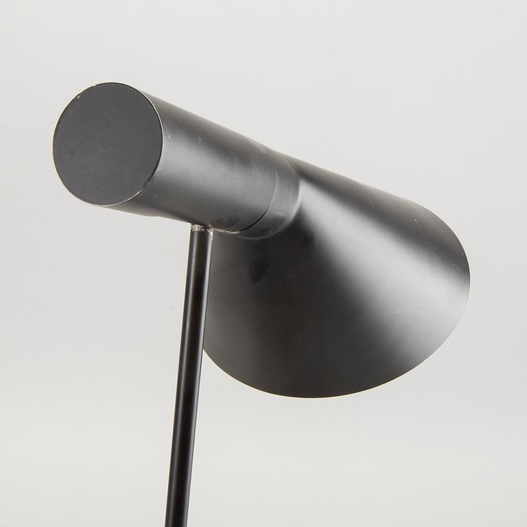 Arne Jacobsen, , bordslampa, "AJ", Louis Poulsen.