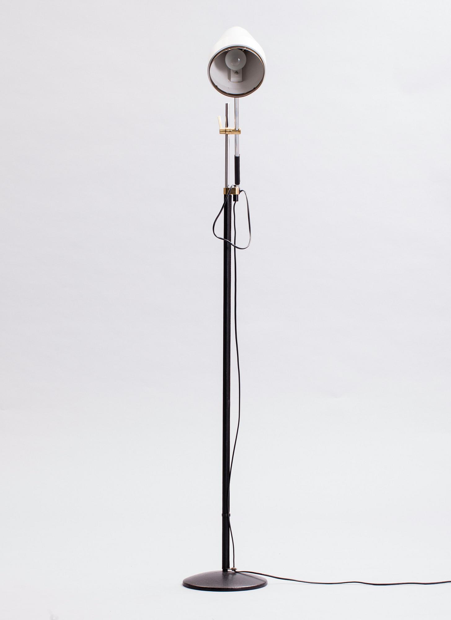 Viljo Hirvonen, LATTIAVALAISIN.