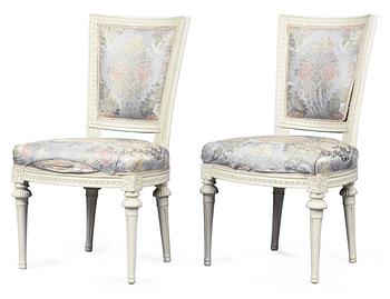 885. A pair of Gustavian chairs by L. Söderholm.