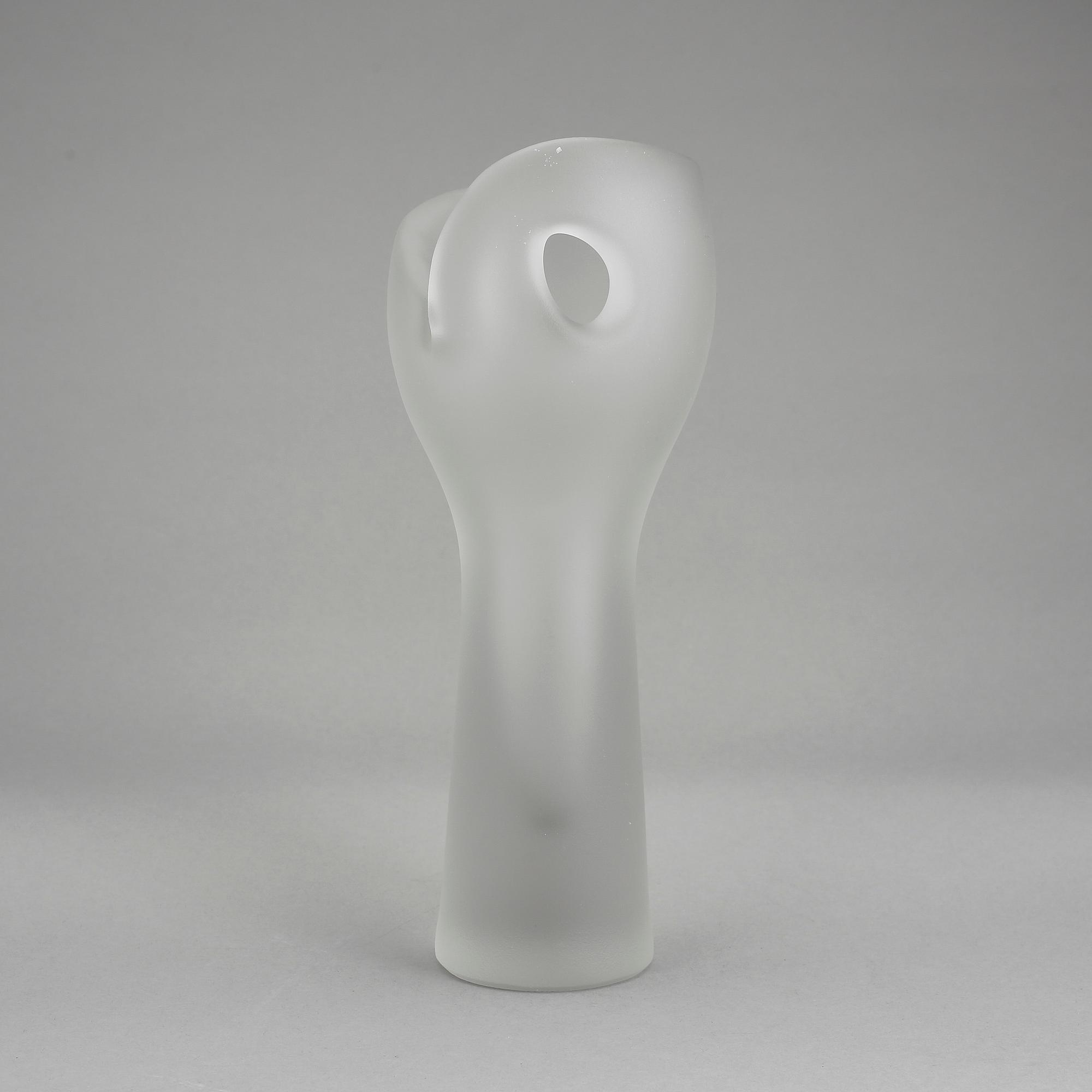 VAS, glas, "Hiidennyrkki" (Jättens näve), Timo Sarpaneva, osignerad.