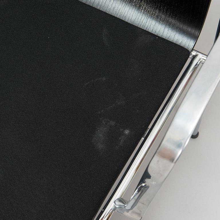 Erik Magnussen, Four "Chairik" chairs. Engelbrechts, Denmark.