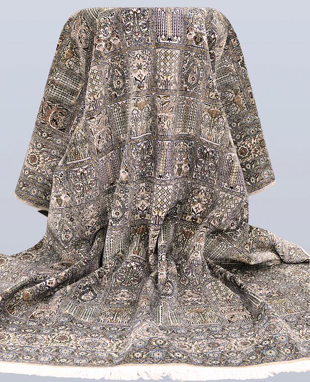 Matta, silke Kashmir, ca 370 x 272 cm.