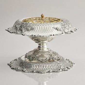 Praktskål med fat, sterling silver, Black, Starr & Frost, New York 1874-1908.
