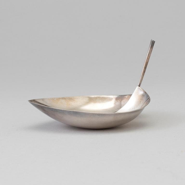 TAPIO WIRKKALA, skål, silver, Kultakeskus OY, Hämeenlinna, Finland, 1958.