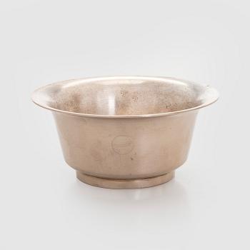 Tapio Wirkkala, A 3-piece serving ware "Cumulus" made to order for Finnair, Kultakeskus (Hopeakeskus). Designed in 1968.