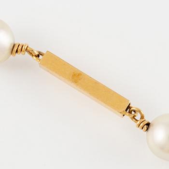 Bracelet, 18K gold with pearls.