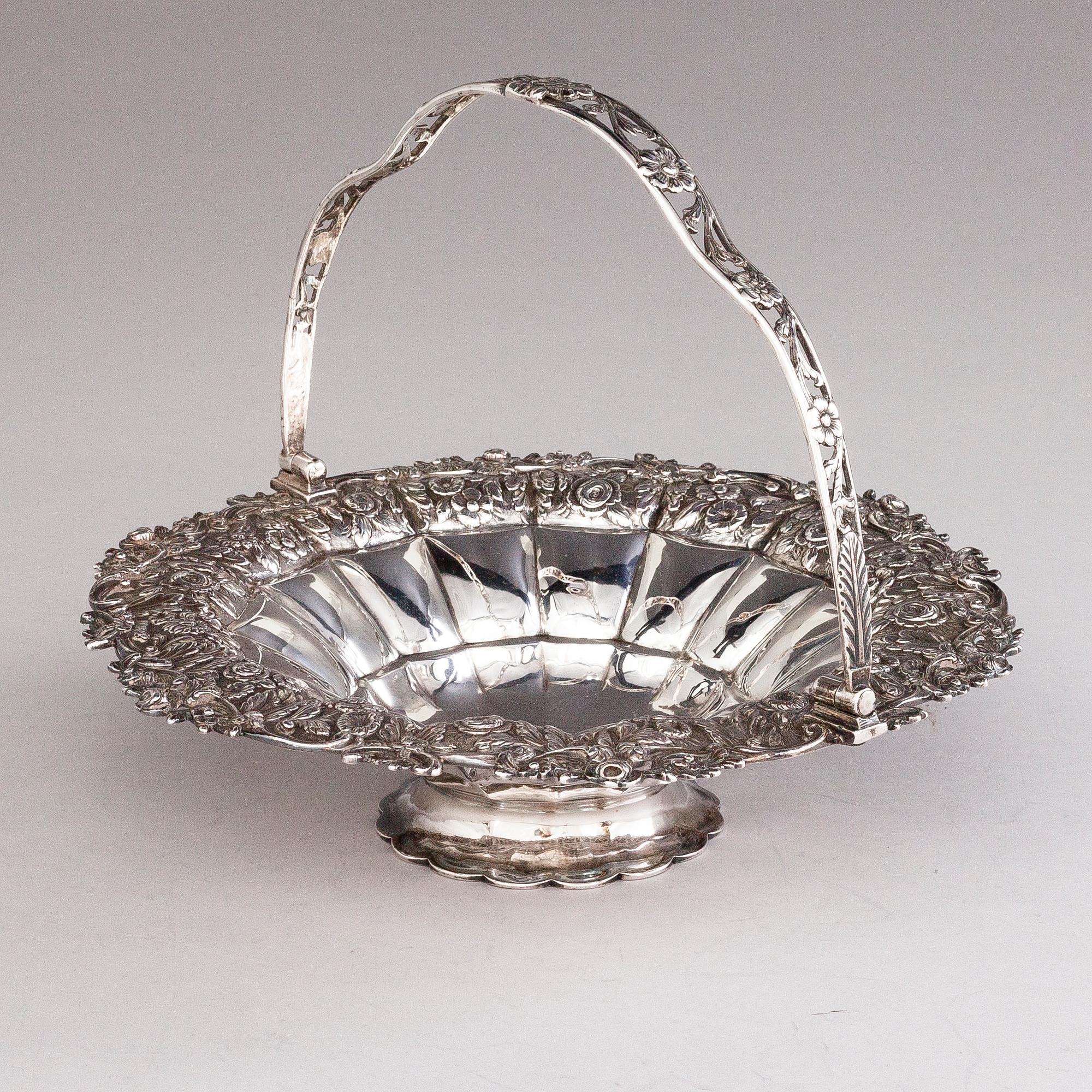 JOHN EDWARD TERREY, BRÖDKORG, silver, London, England 1823.