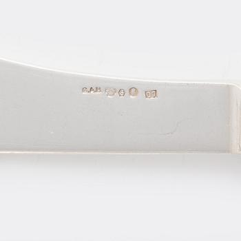 CG Hallberg, bestickuppsättning, 147 delar, silver, modell "Svensk Spetsig". Bl a Stockholm 1906.