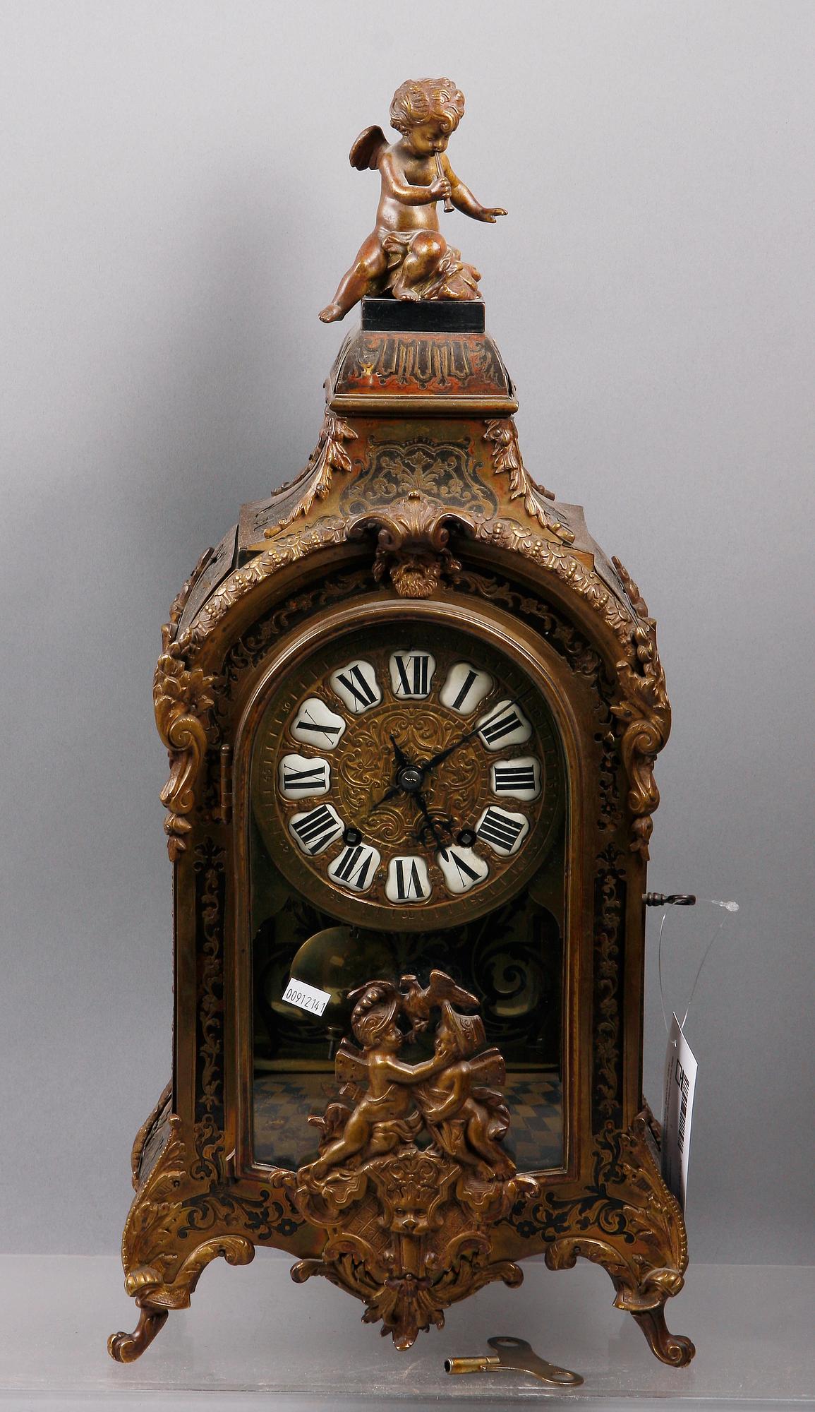 BORDSPENDYL, barockstil, märkt Vincenit 1855, Frankrike 1800-talets andra hälft.