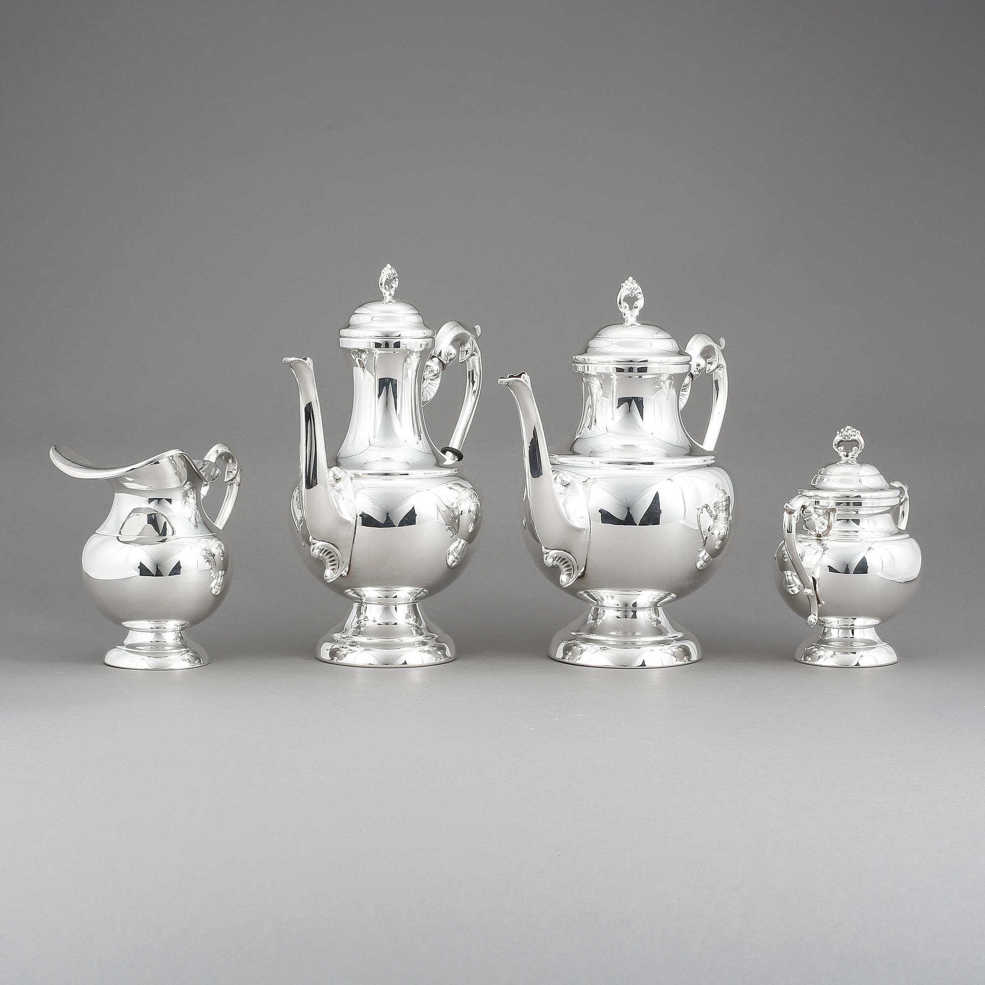 KAFFE OCH TESERVIS, 4 delar, låghaltigt silver 800, 1900-tal. Vikt ca 2308 gram.