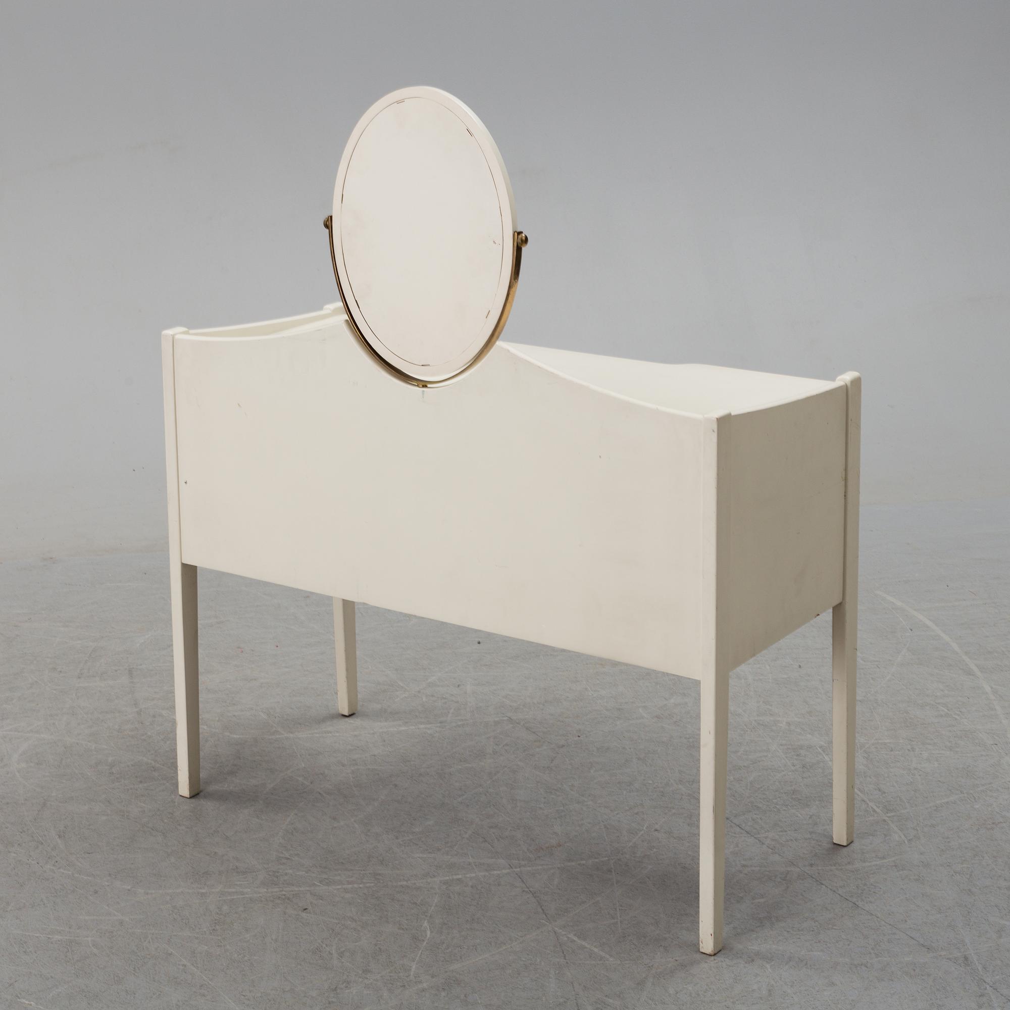 TOALETTBORD, 1900-talets andra hälft.