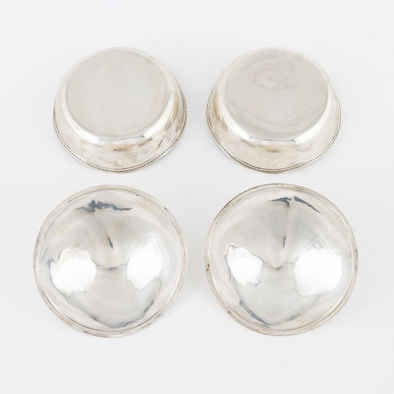 A pair of silver turrens with lid, mark of CF Carlman, Stockholm 1945 and 1947.