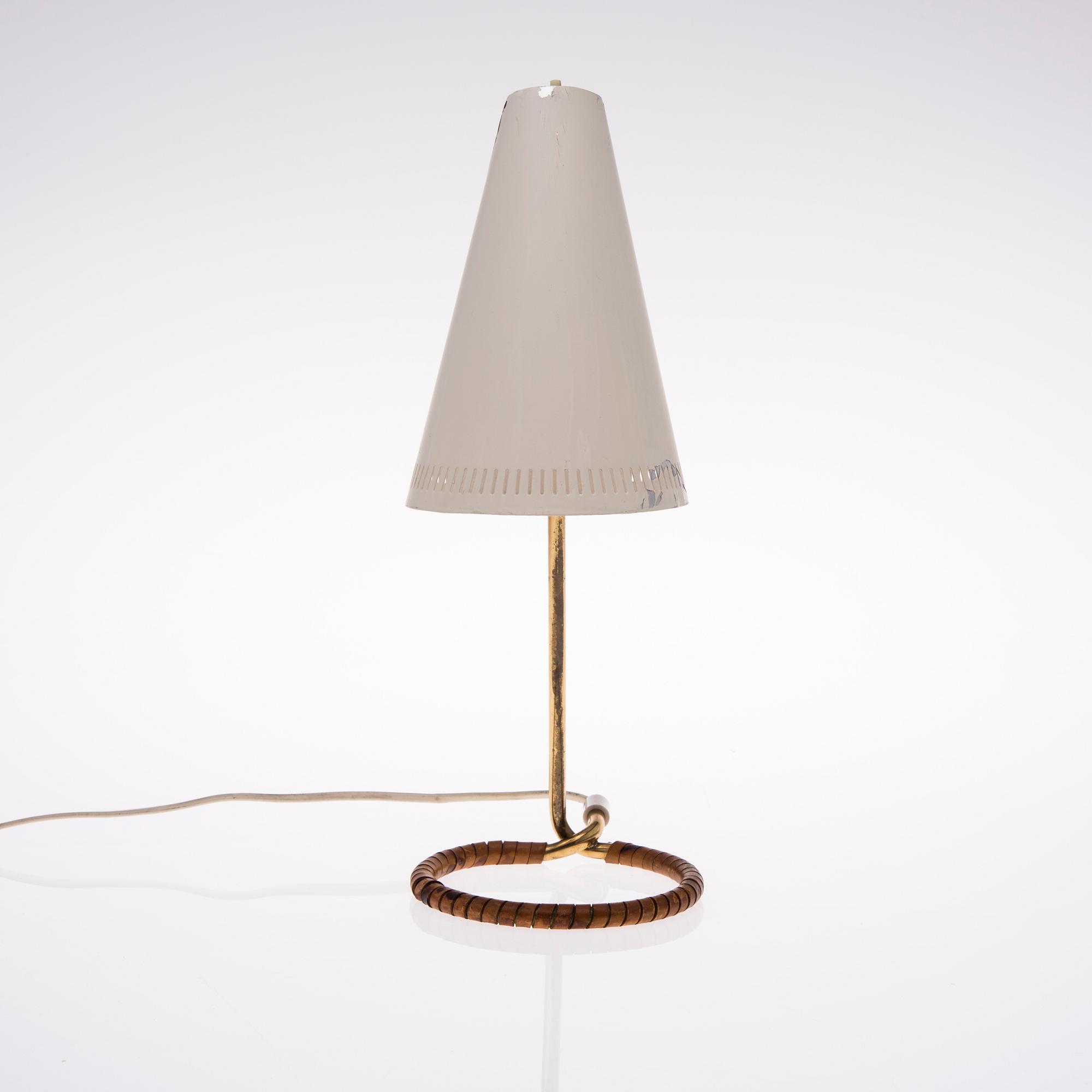 BORDSLAMPA, K11-15, Mauri Almari, Idman 1900-talets mitt.