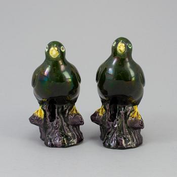 Two Chinese porcelain figurines, 20th century.