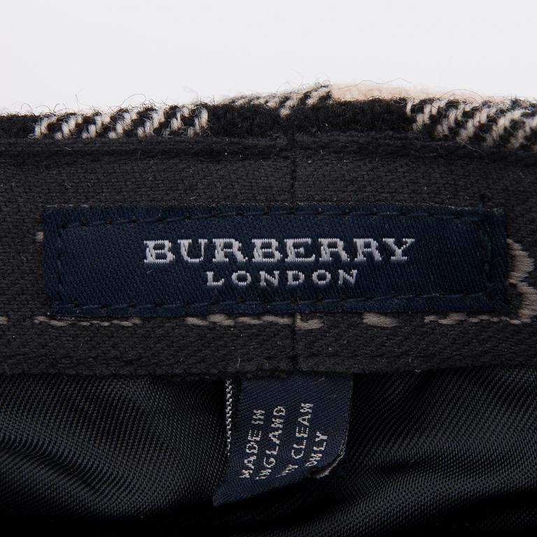 BURBERRY, KEPS, 2 st, storlek M.