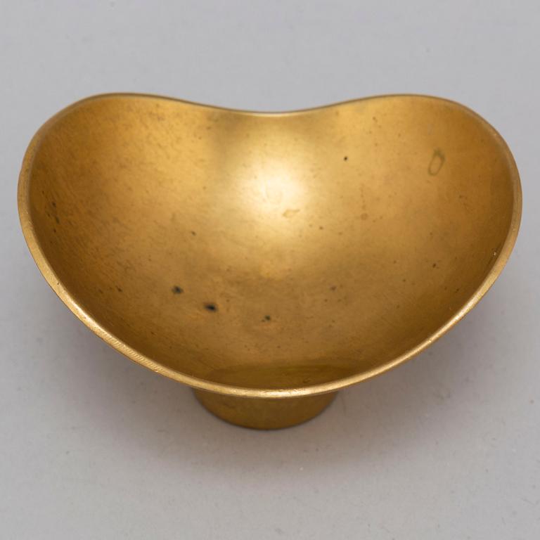 PAAVO TYNELL, a brass bowl.