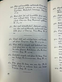 A Jun glazed dish with a purple splash in the shape of a crescent moon, Jin/Yuandynasty.