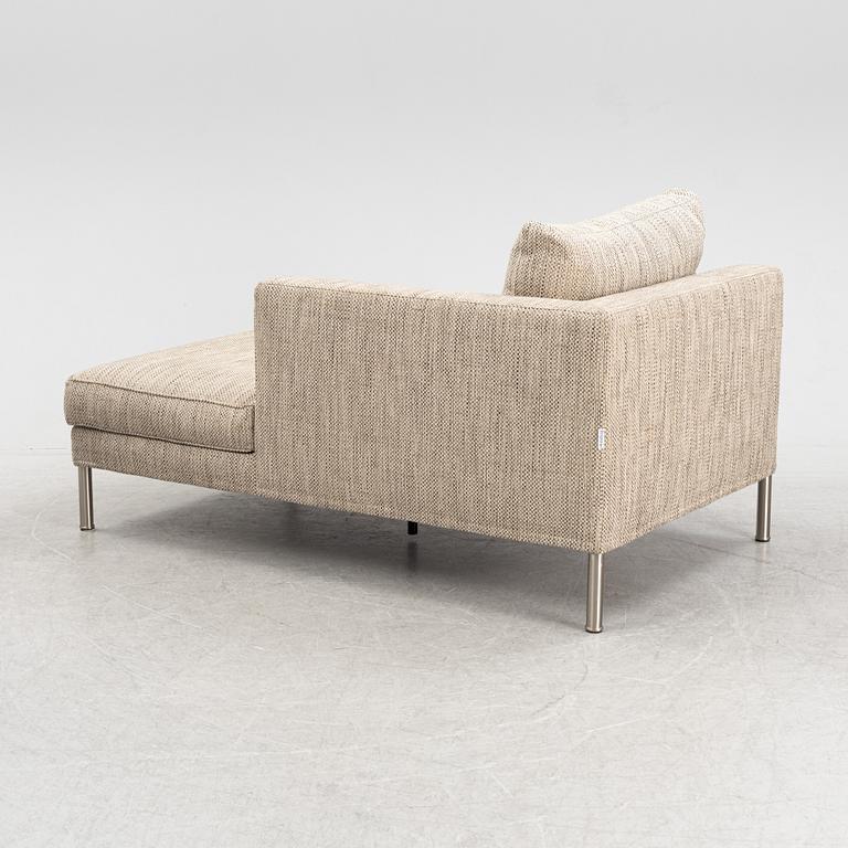 A 'Tiziano' chaise lounge from Frigerio, Italy.