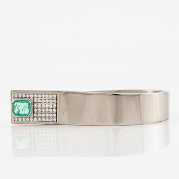 A Sigurd Persson bracelet 18K white gold with a faceted emerald and round brilliant-cut diamonds, Stockholm 1974.