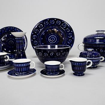 Ulla Procopé, a 86-piece 'Valencia' porcelain tableware set for Arabia.