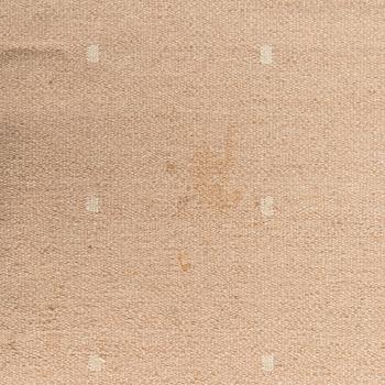 A 1930's Finnish flat weave carpet. Circa 305 x 205 cm.