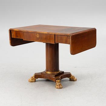A Karl-Johan center table, first half of the 19th century.