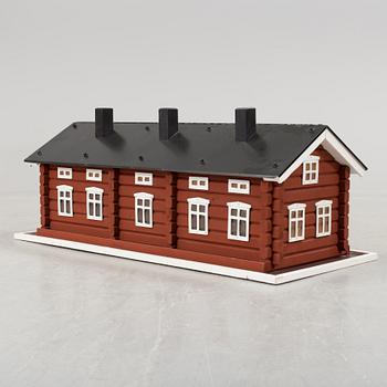 A bird feeding table by Carl-Erik Kroon, Luleå, Sweden.