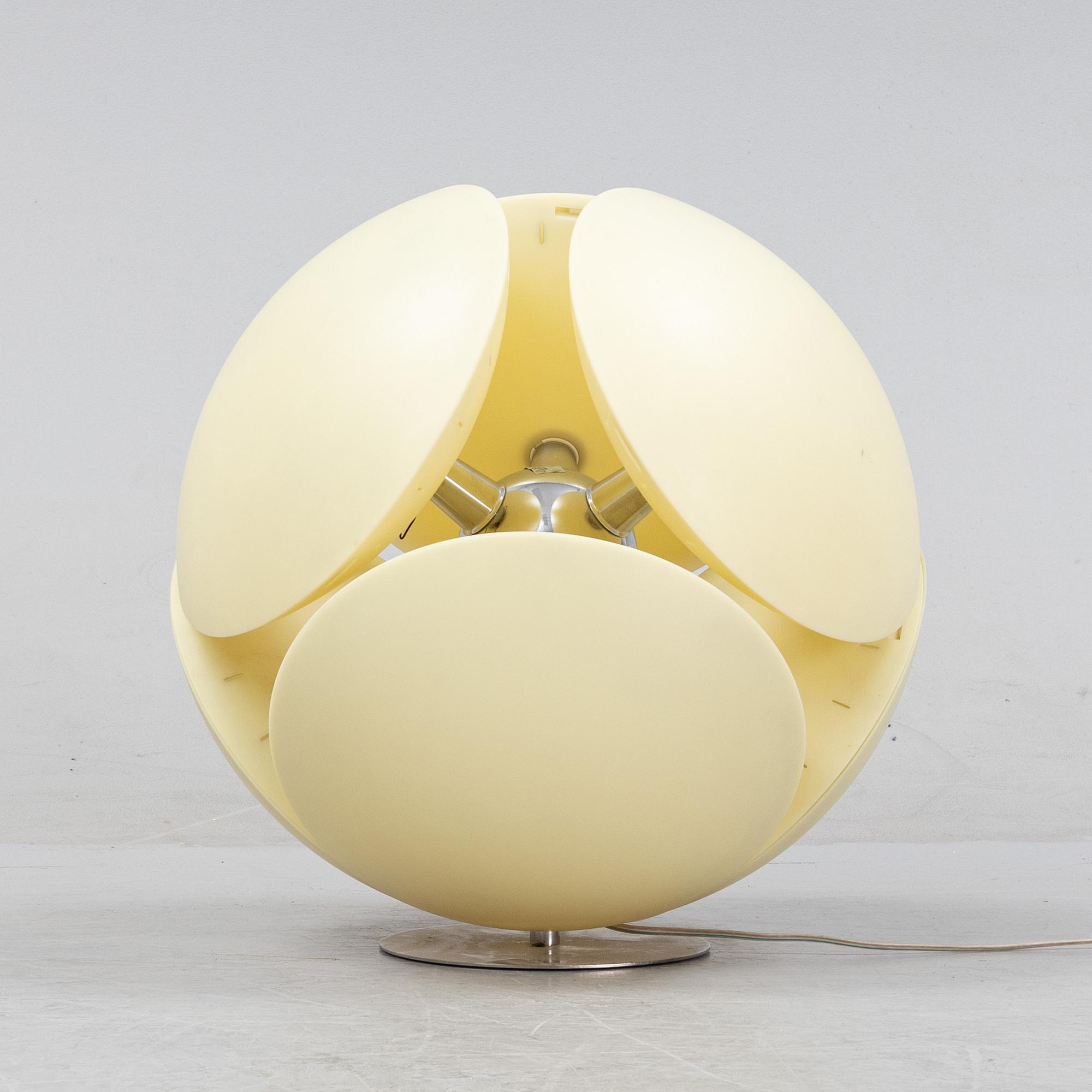 A 'Bubble Tavolo" floor light, Foscarini Murano, Italy.