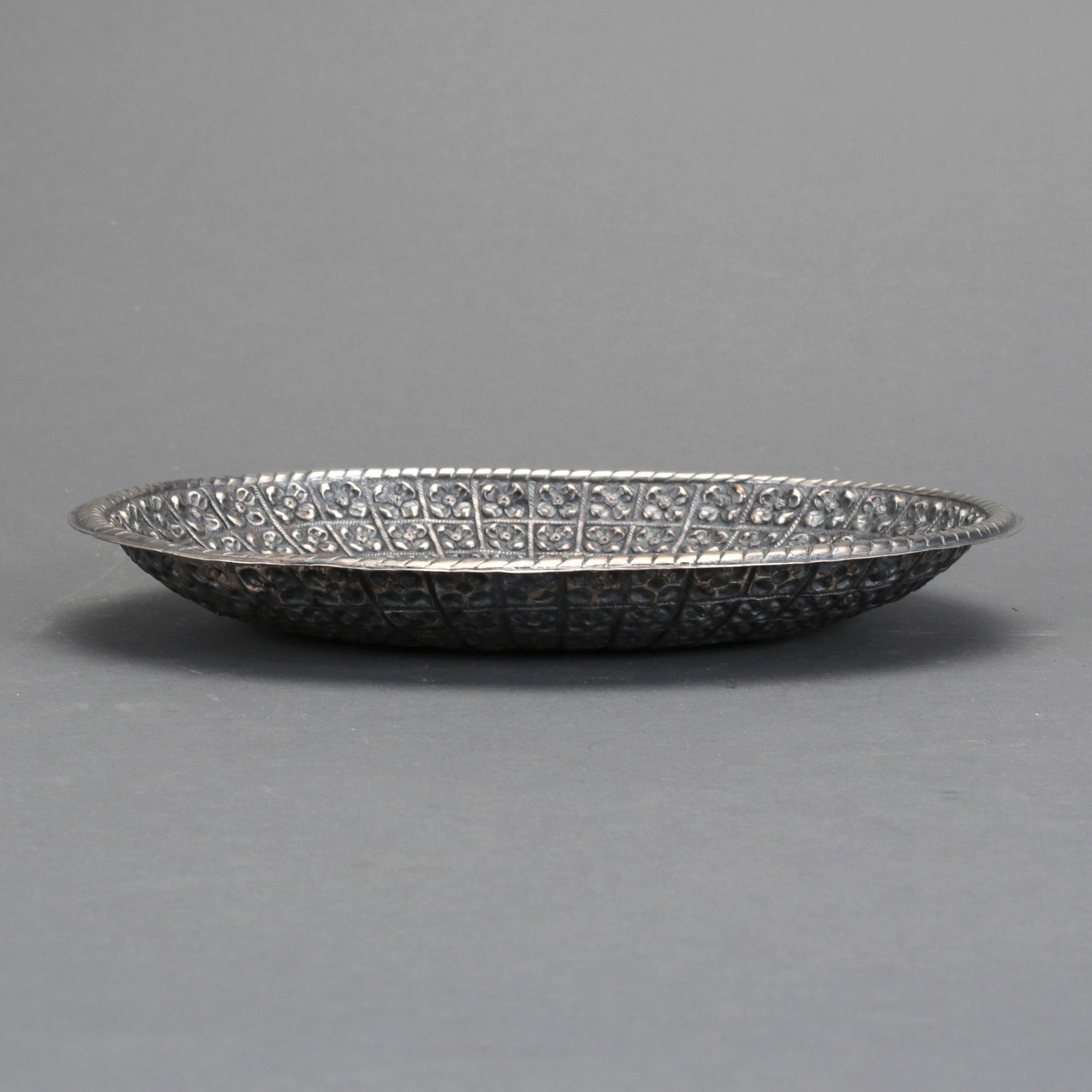FAT, låghaltigt silver 800, Tyskland, 1900-talets första hälft. Vikt ca 353g.