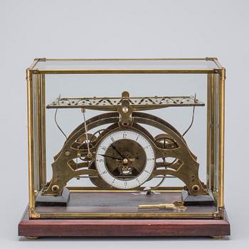 BORDSUR med "Rolling Ball", 1900-tal.