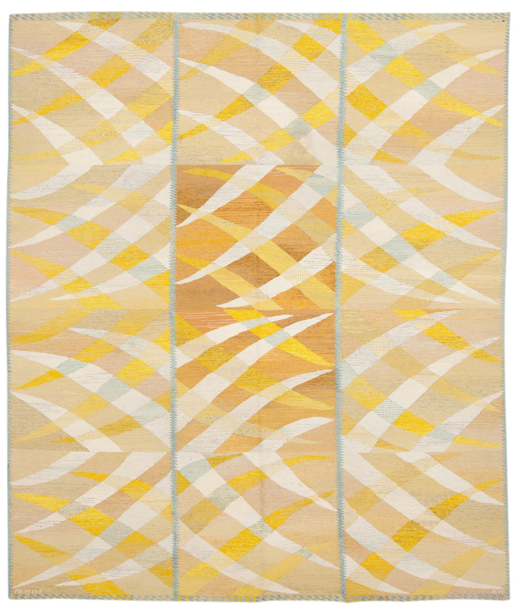 CARPET. "Paula, gul". Gobelängteknik (tapestry weave). 323,5 x 277 cm. Signed AB MMF BN.