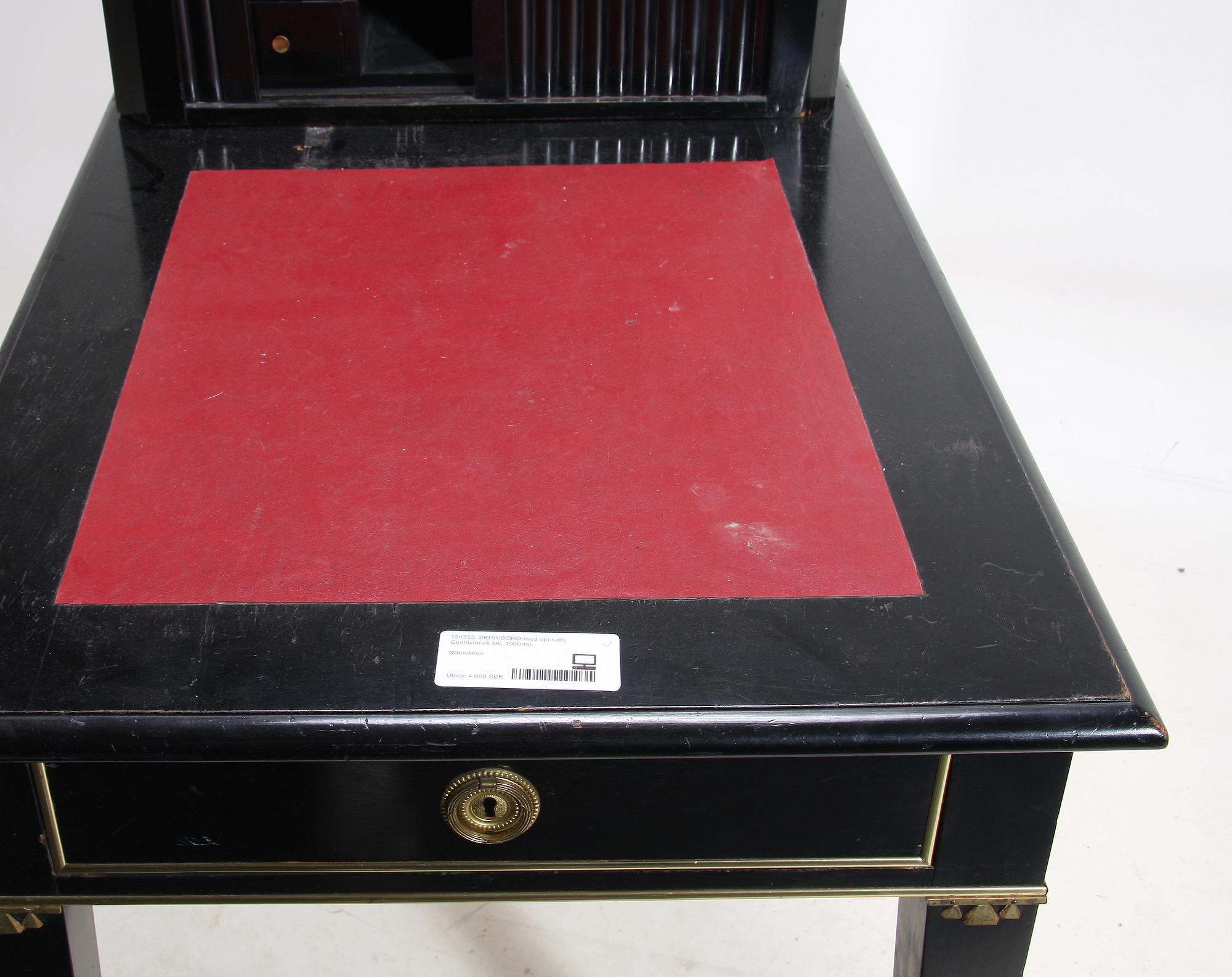 SKRIVBORD med uppsats, Gustaviansk stil, 1900-tal.