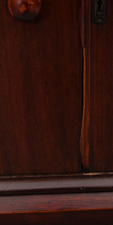 VITRINSKÅP, England, 1900-talets första hälft.