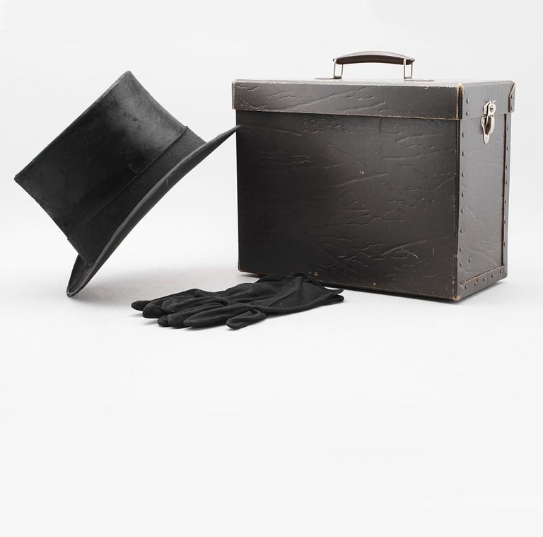 CYLINDERHATT SAMT HANDSKAR, 1 par, Hartley & Co, London, omkring år 1900.
