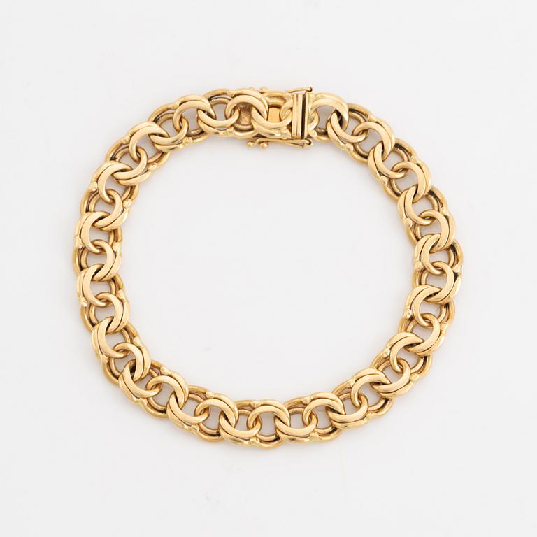 18K gold bracelet.