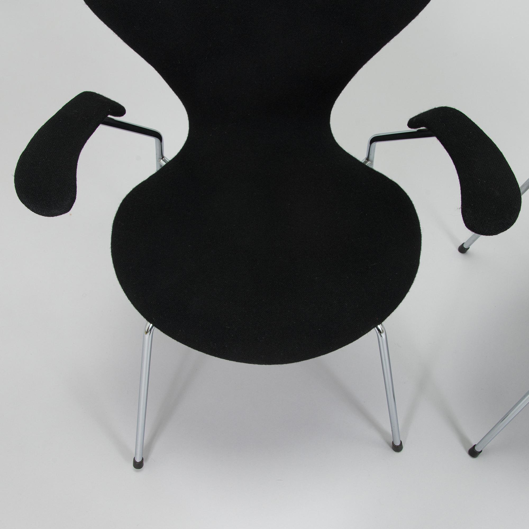 Arne Jacobsen, stolar, 7 st, "Sjuan", Fritz Hansen, Danmark, 1900-talets slut.