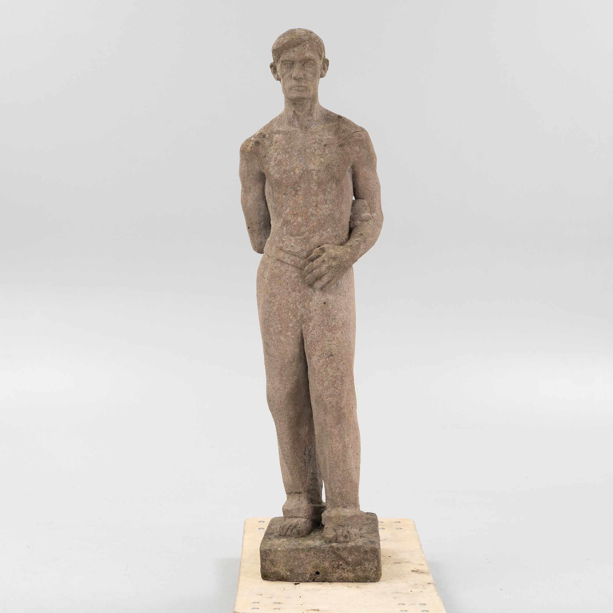 Skulptur, stenmassa, otydligt signerad och daterad.