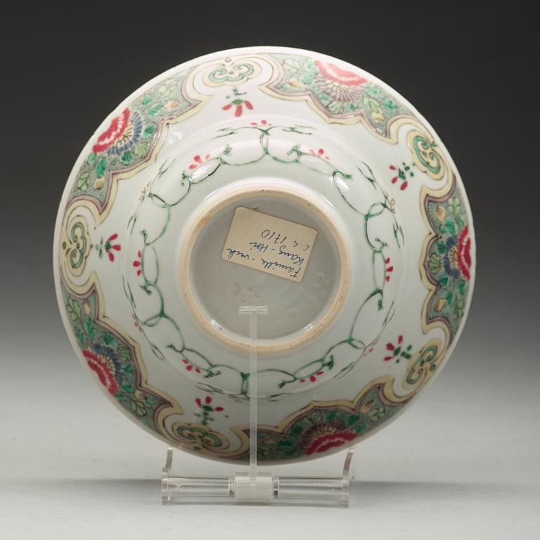 A famille verte bowl, Qing dynasty, Kangxi (1662-1722).