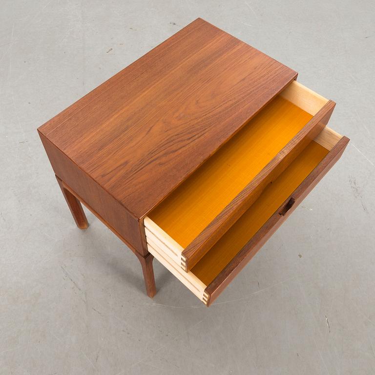 SÄNGBORD, Axel Kjaersgaard, Odder, Danmark.