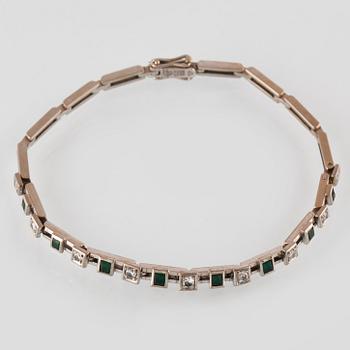 ARMLÄNK, 18K vitguld med 9 briljantslipadediamanter samt 8 smaragder, Georg Perenyi Lawepe, Stockholm, 1961. Vikt 13,1 g.