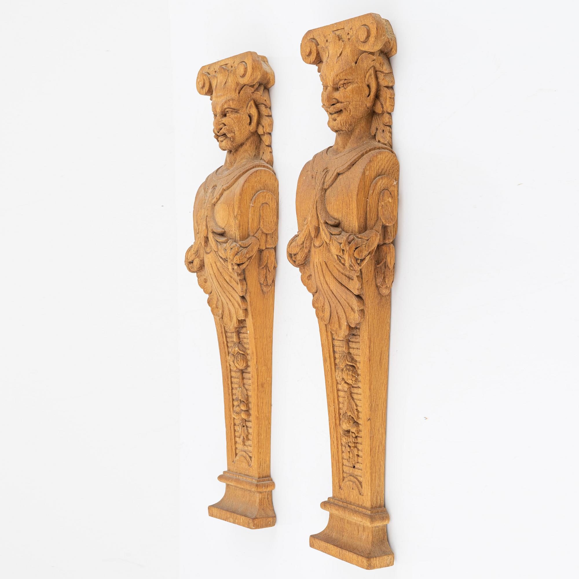 Dekorelement, ett par, nyrenässans, 1800-talets slut.